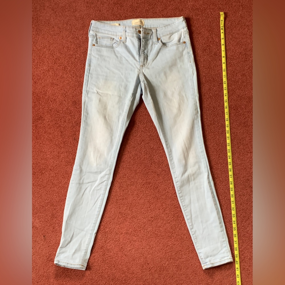 *LIKE NEW* Universal Thread Mid Rise Skinny Jeans size 6/26L